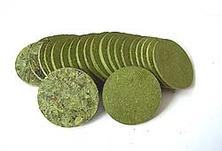 Powdered and tableted drug product from leaves parts Leuzea (Rhaponticum carthamoides); Photo Nikolay Timofeev (10k)