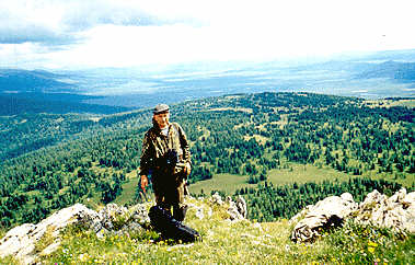 Natural coenosises of rare plant Leuzea -  Rhaponticum carthamoides  (27k); Photo Boris Postnikov 